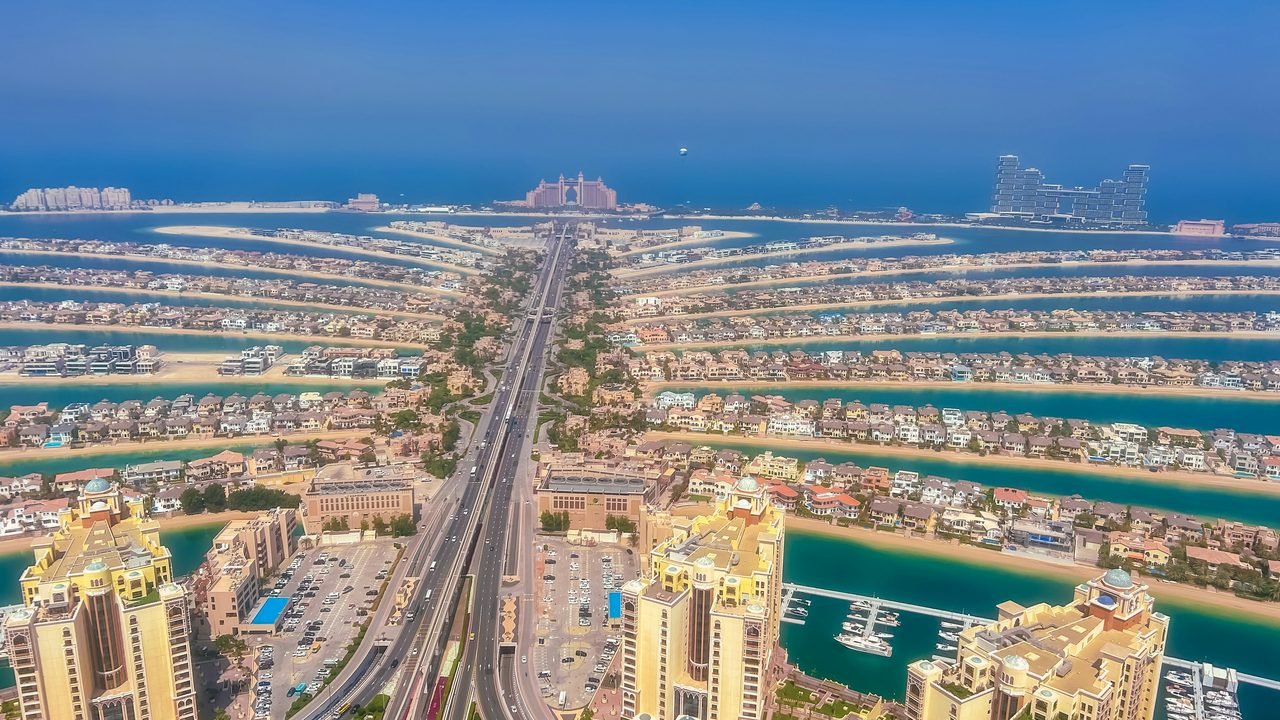 منظر جوي لجذع نخلة جميرا وأفرعها
